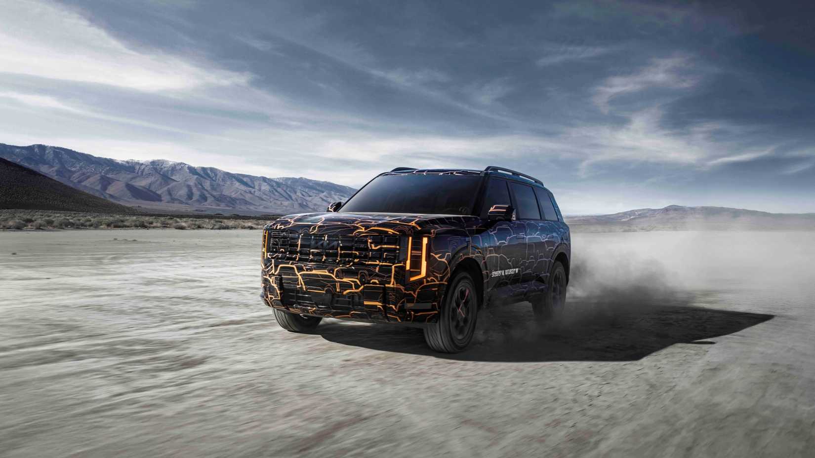 Kia Telluride модел 2027 г. се показва с уникален камуфлаж преди дебюта си 5 Kia Telluride