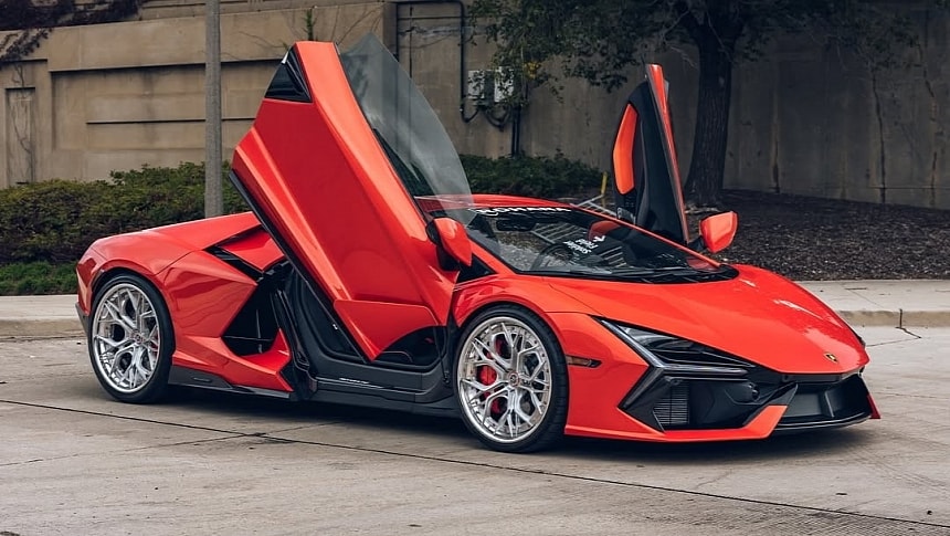 Lamborghini Revuelto