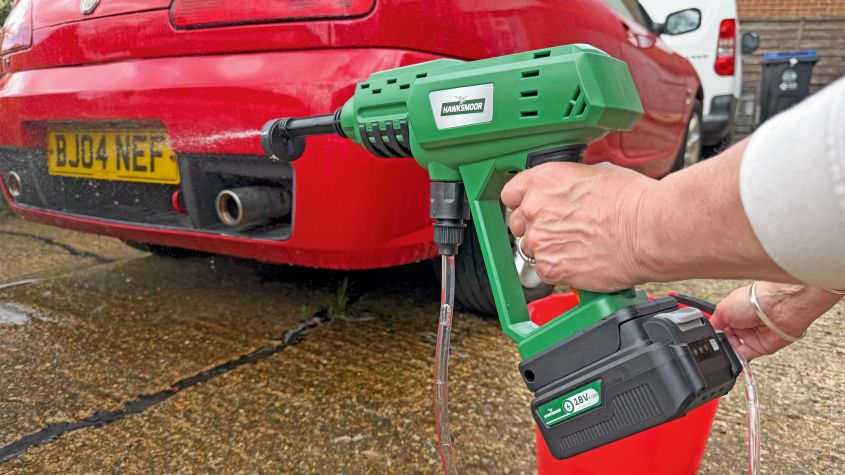 акумулаторни водоструйки