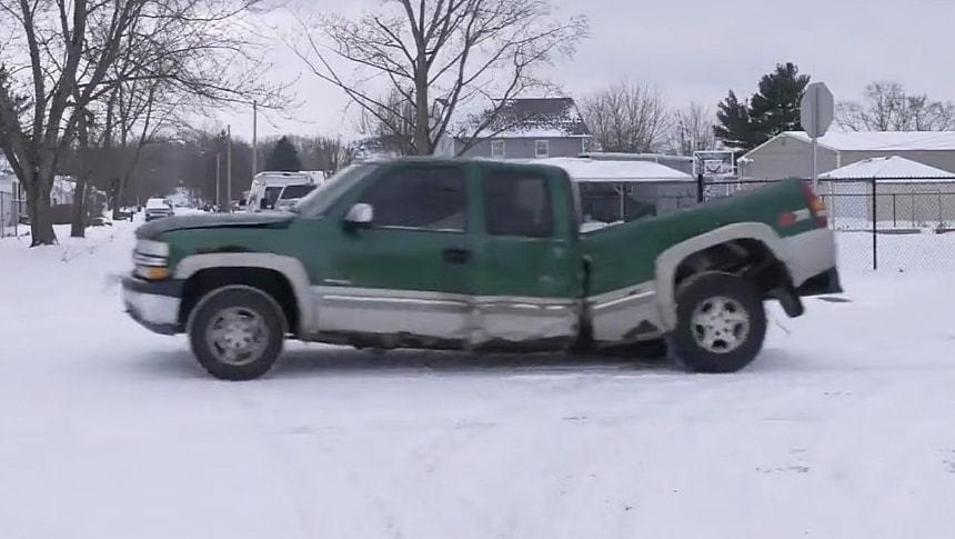 Огънатият пикап