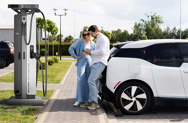 зарядна станция