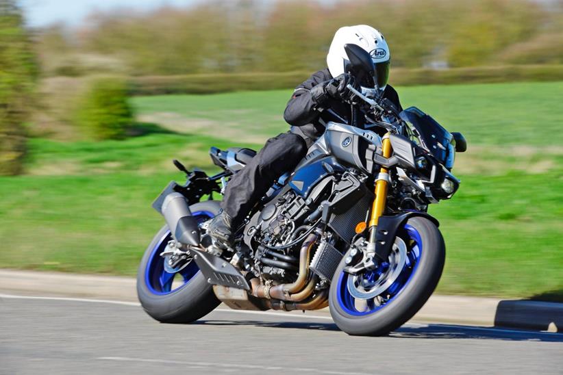 супернейкед мотоциклети