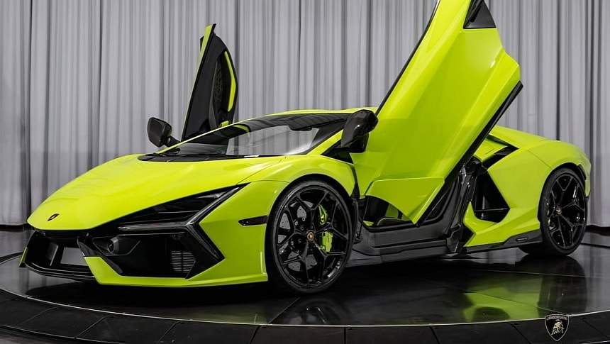 Lamborghini Revuelto