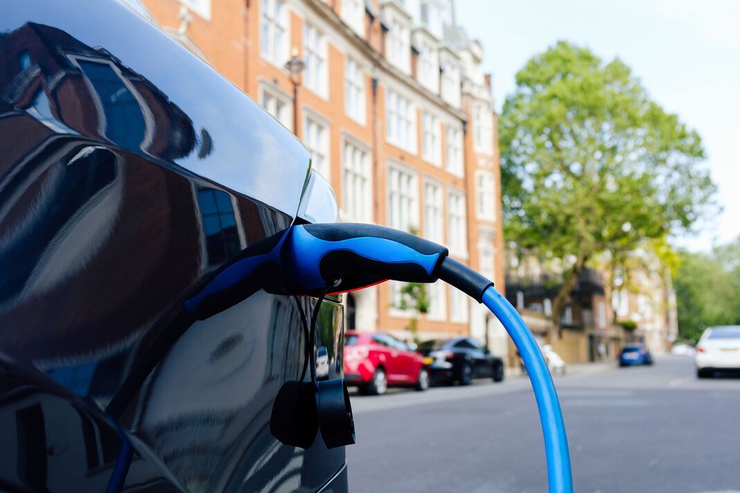 електромобили