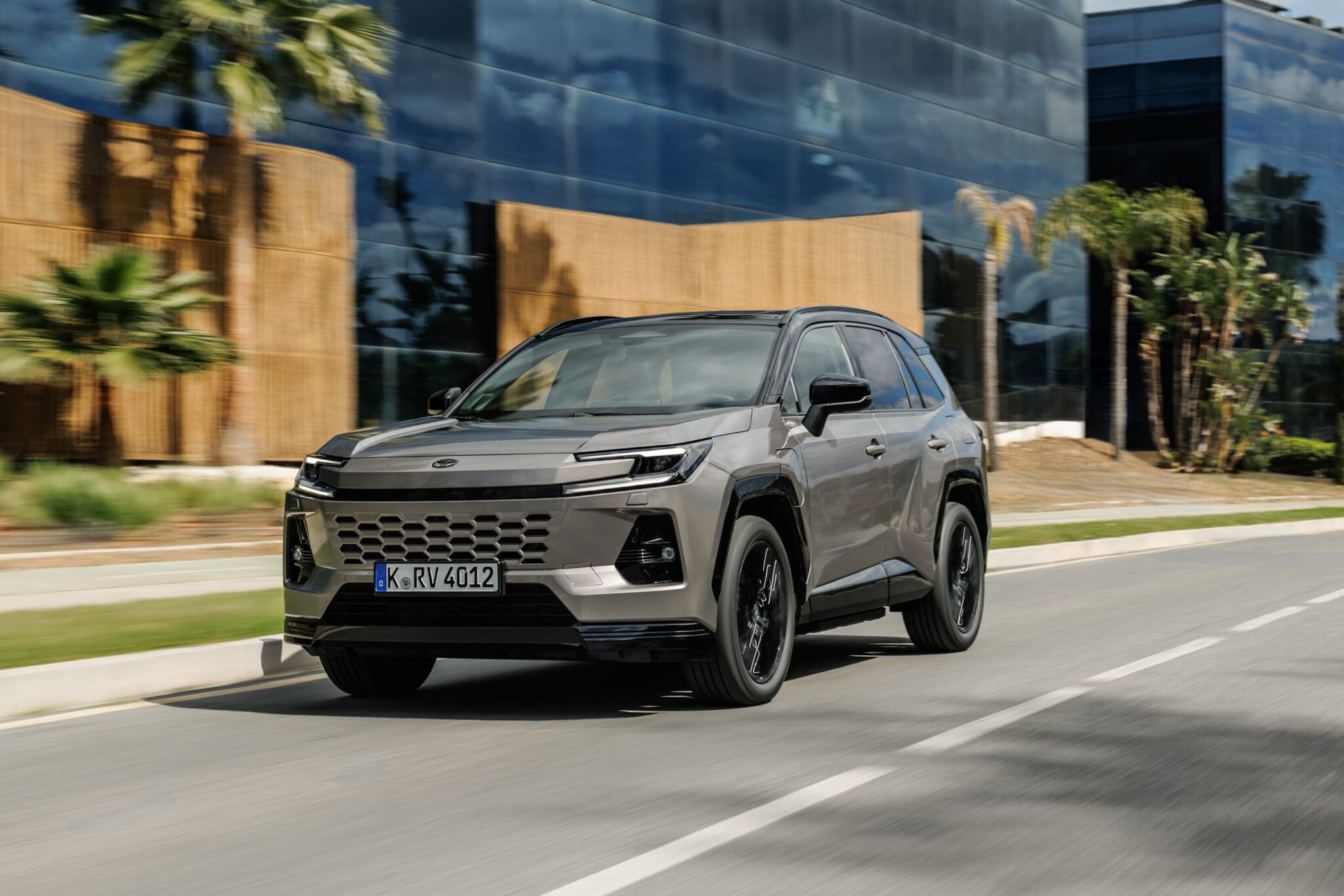 Тойота РАВ4 PHEV