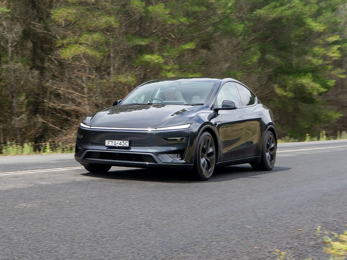 Тесла Model Y Performance с адаптивно окачване и обновена визия