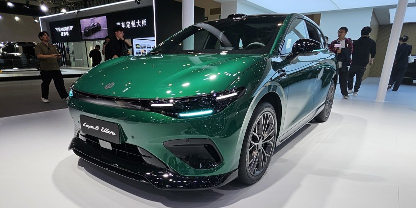 Лийпмотор Б05 Ултра