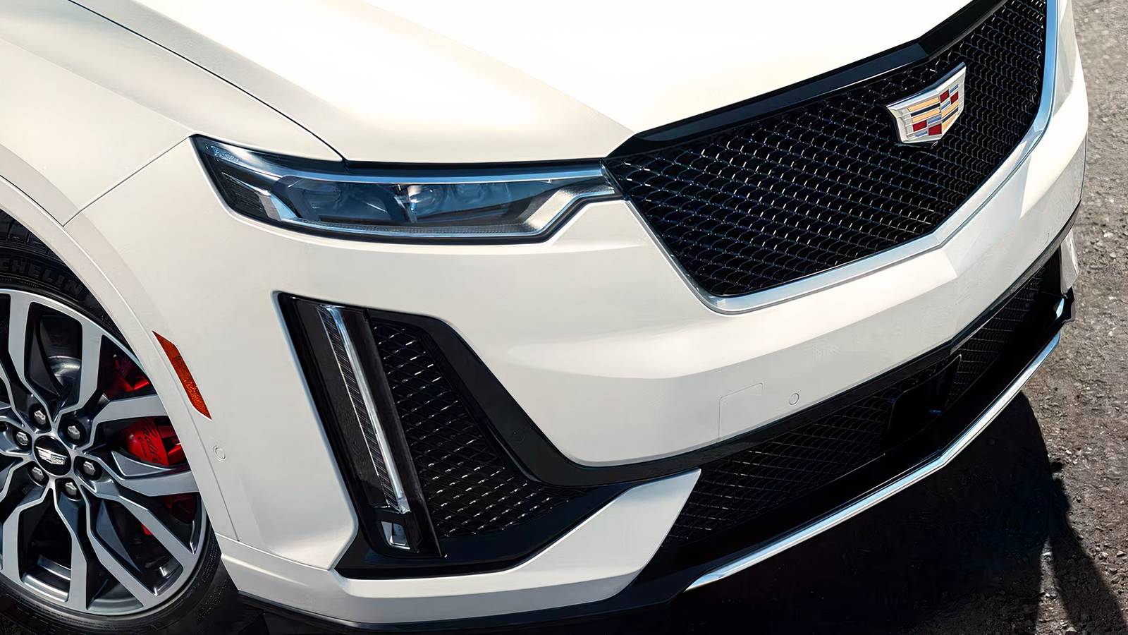 Кадилак XT6