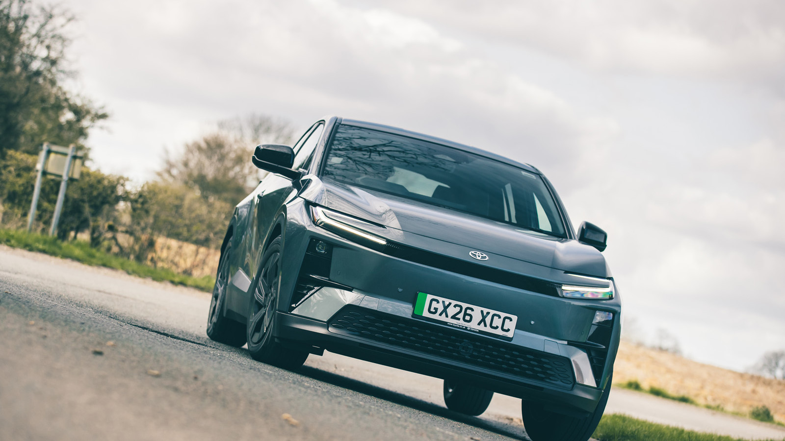 Тойота C-HR+