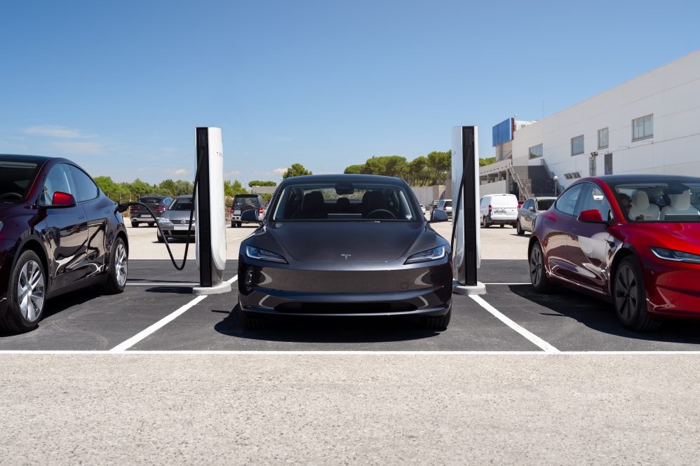 Тесла Model 3