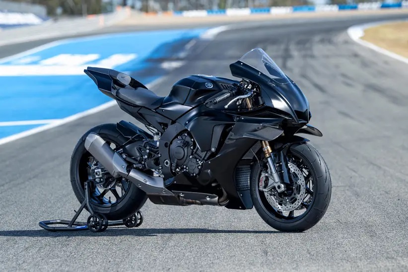 Ямаха R1