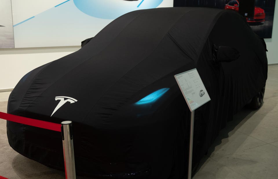 Tesla Модел 2