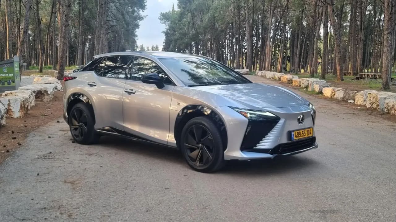 Лексус RZ