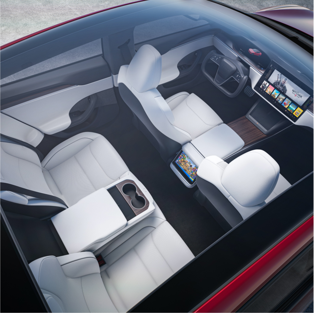 Тесла Model S Plaid