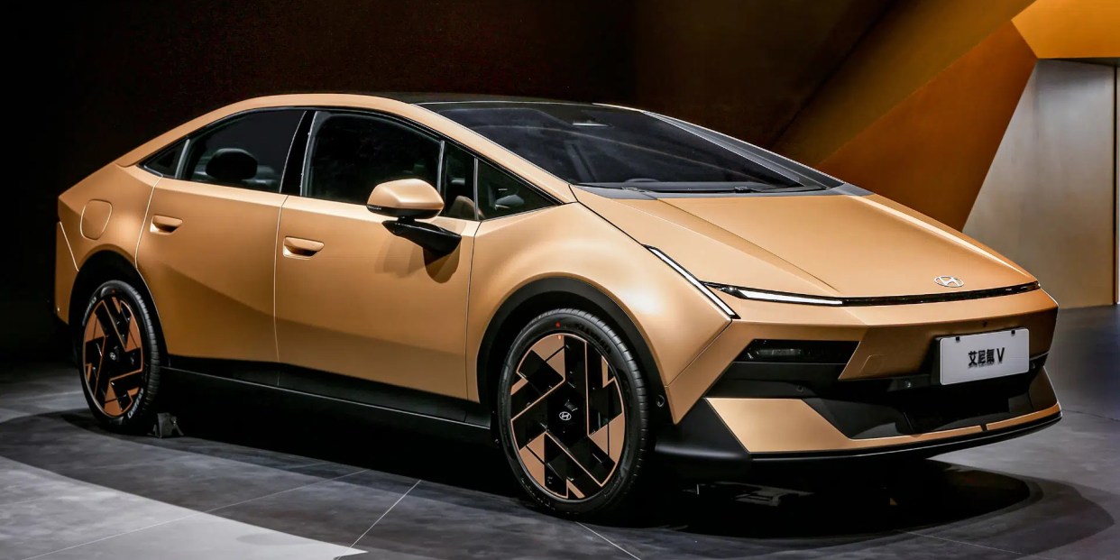 Хюндай Ioniq V