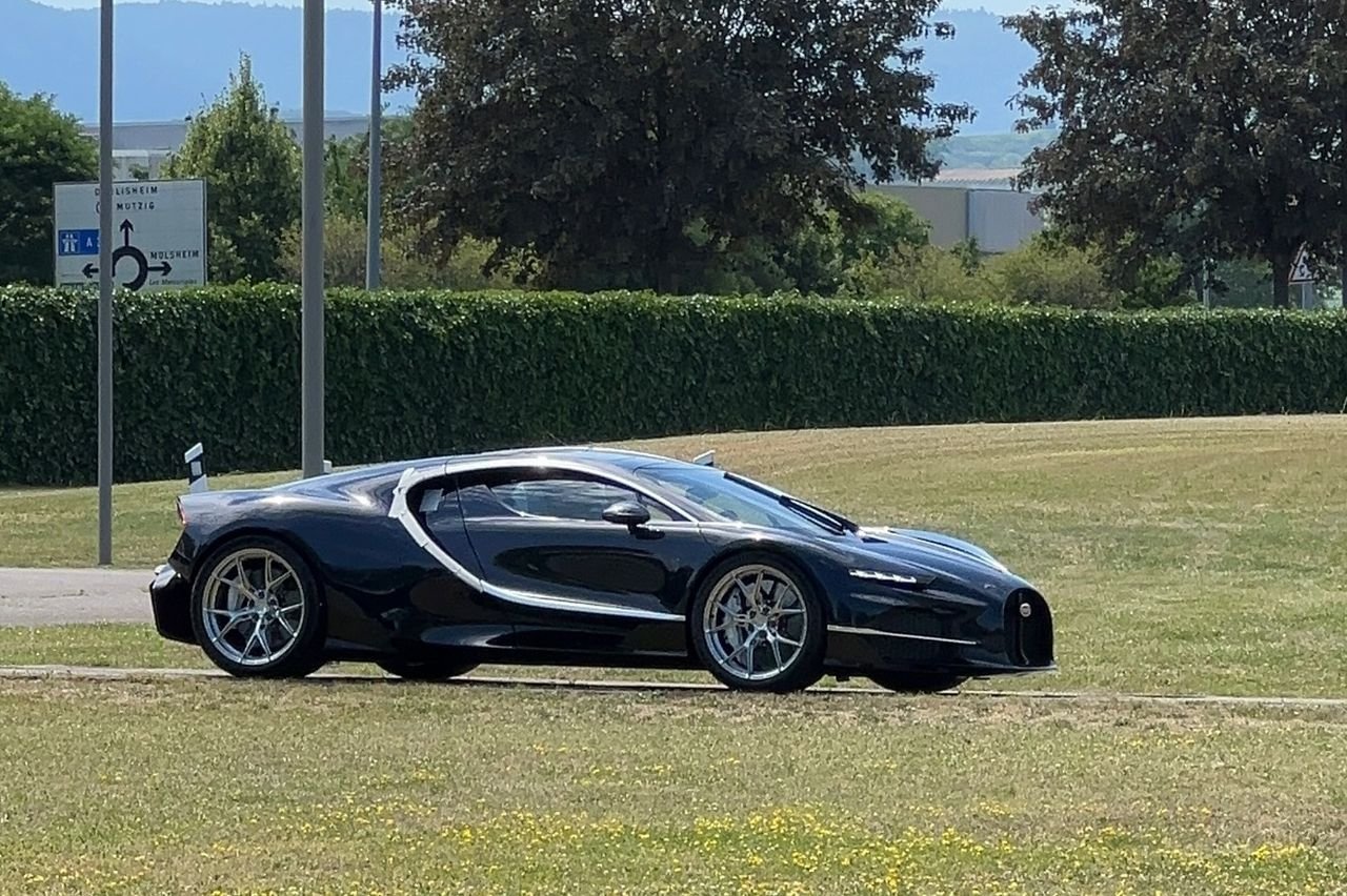 Бугати Tourbillon