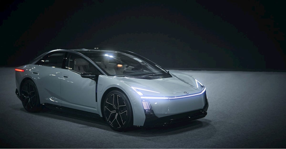 Тойота Corolla EV