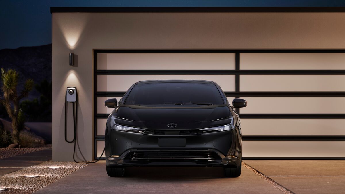 Тойота Приус Plug-in Hybrid