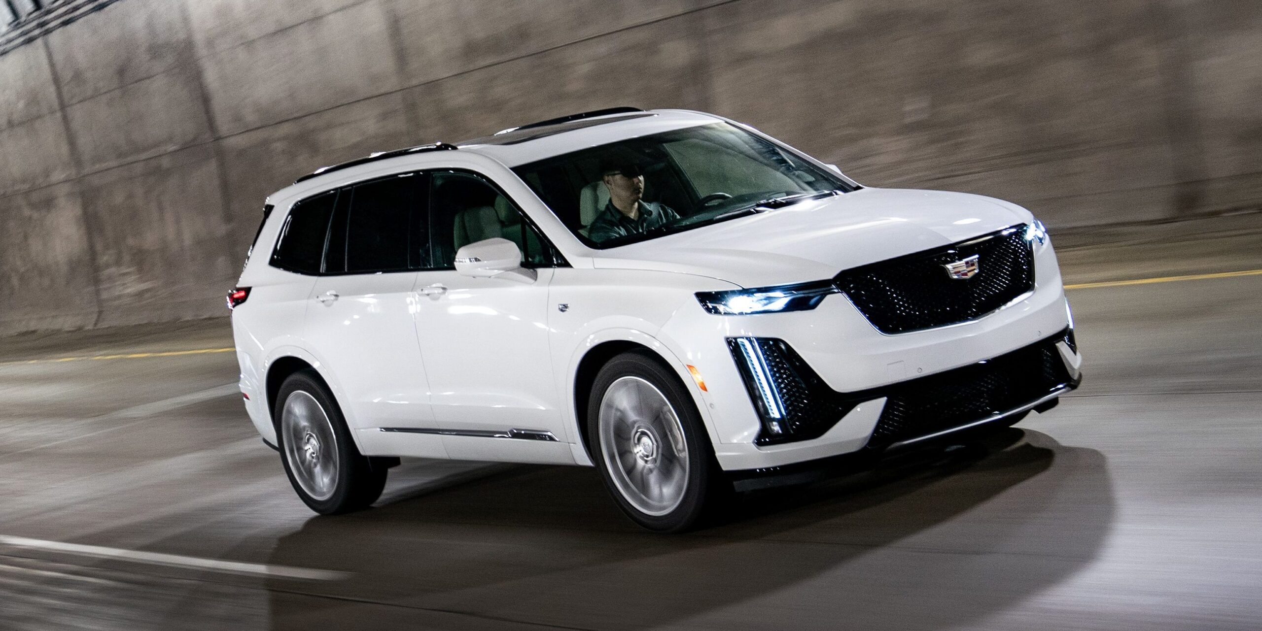 Кадилак XT6