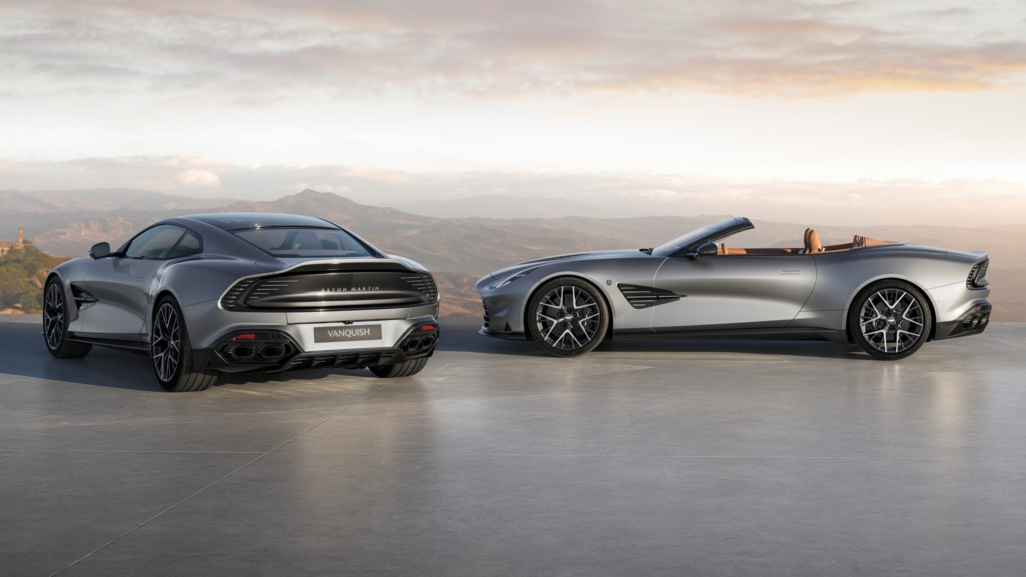 Астън Мартин Vanquish 25 отбелязва сребърна годишнина с V12 мощност