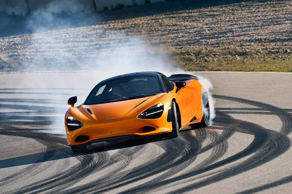 Маклерен 750S