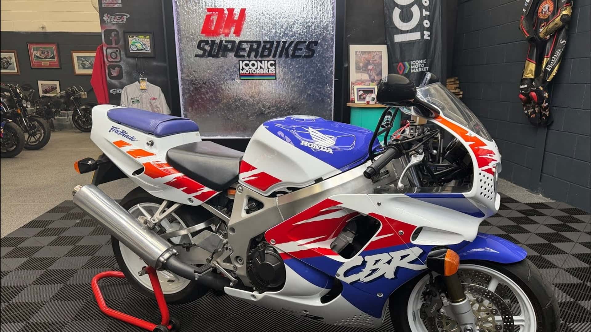 Хонда CBR900RR Fireblade