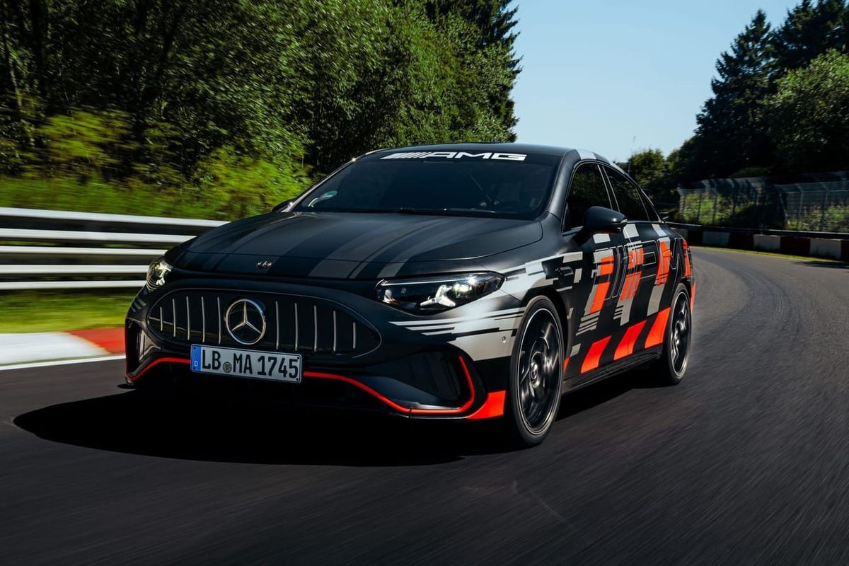 Мерцедес-АМГ CLA45 4MATIC+ EV