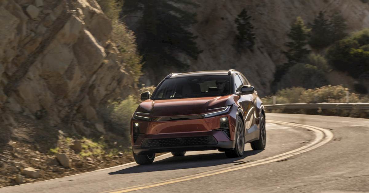 Тойота C-HR EV