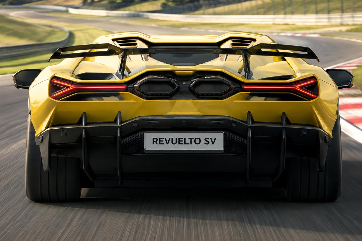 Ламборгини Revuelto SV
