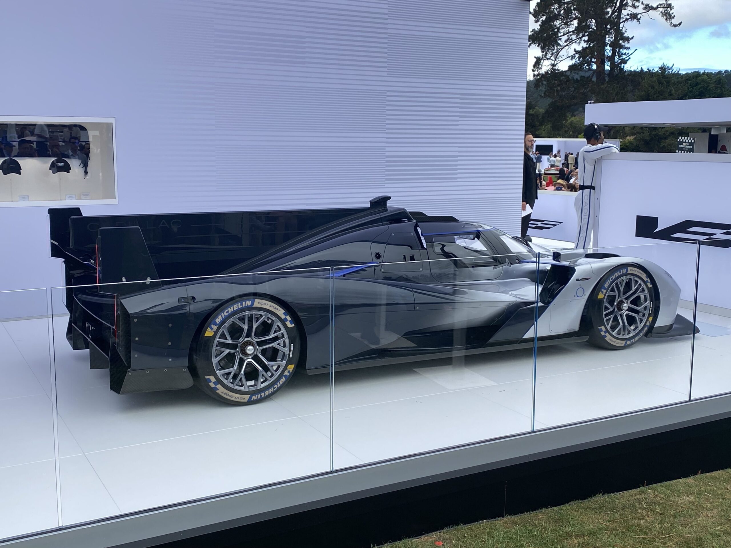 Кадилак V-ONE Concept