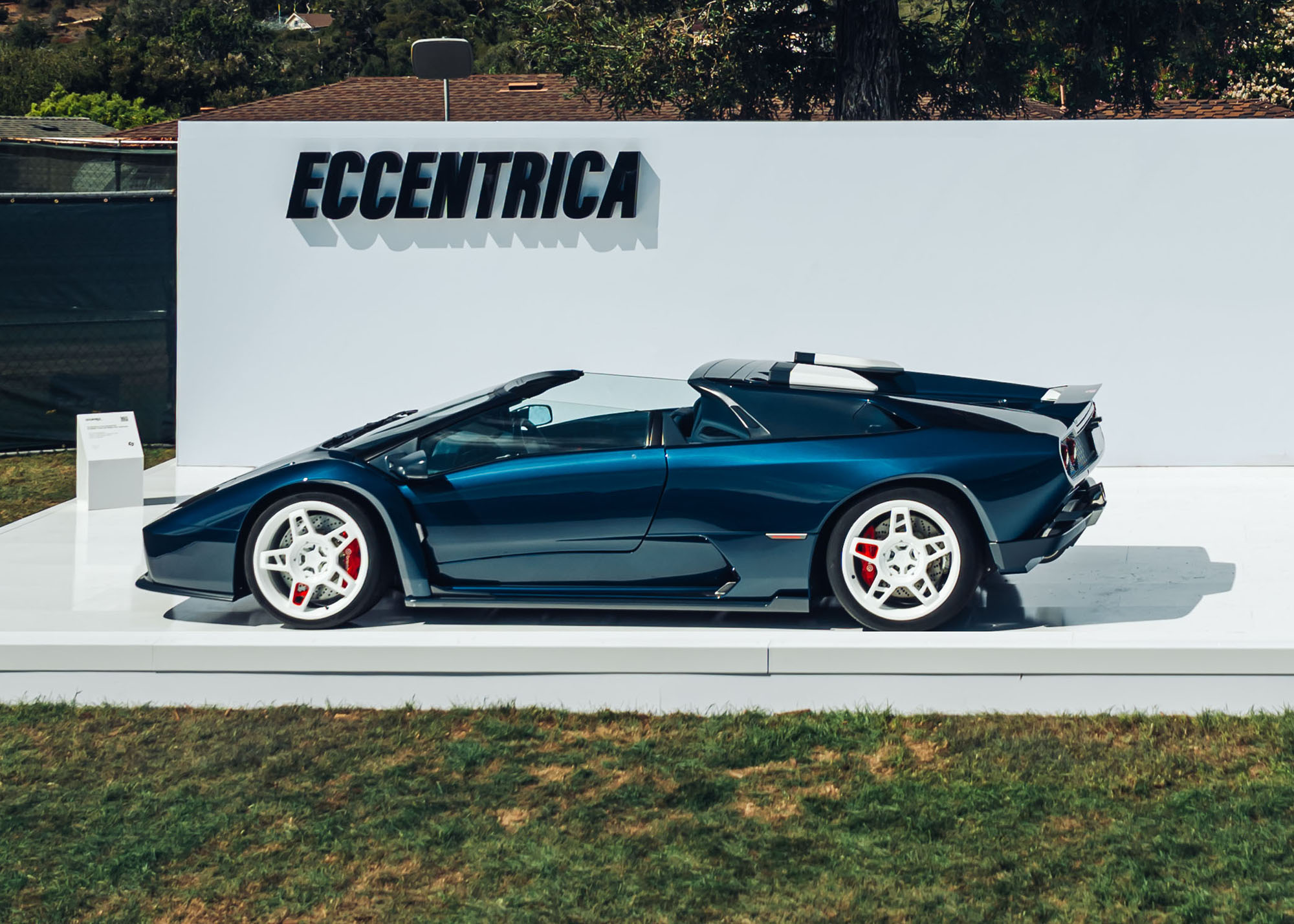 Ексцентрика V12 Roadster