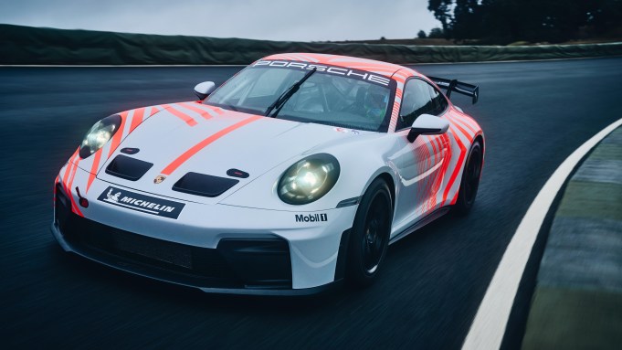 Порше 911 Challenge