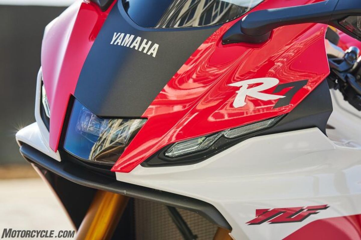 Ямаха YZF-R7