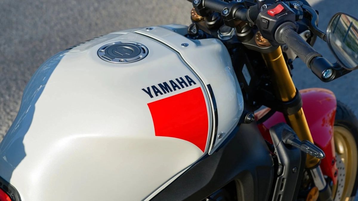 Ямаха XSR900 SP