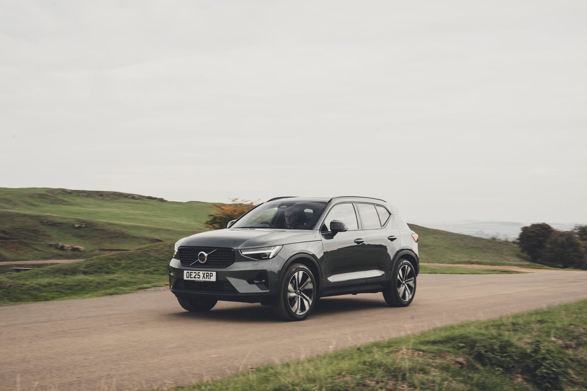 Волво XC40