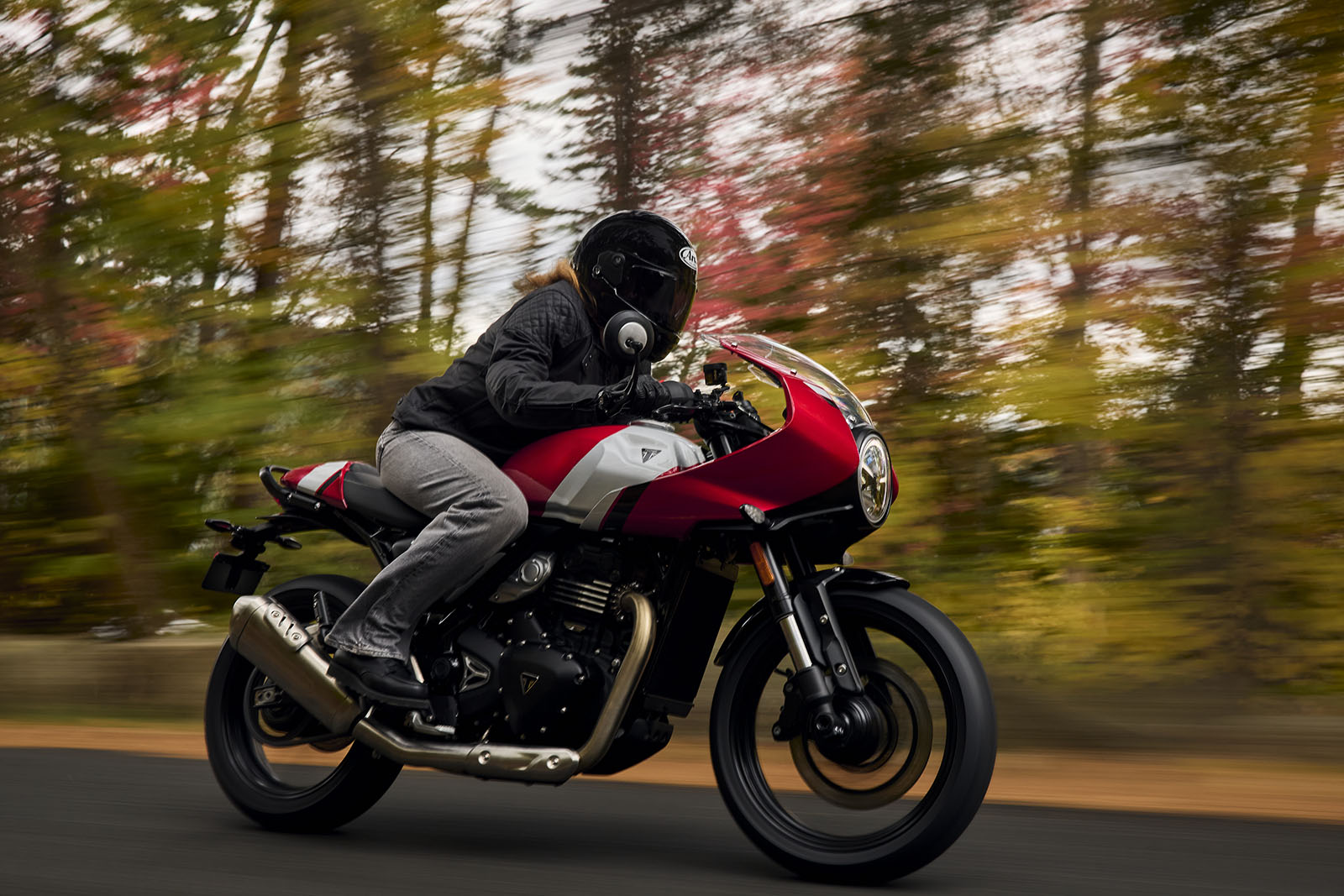 Триумф Thruxton 400