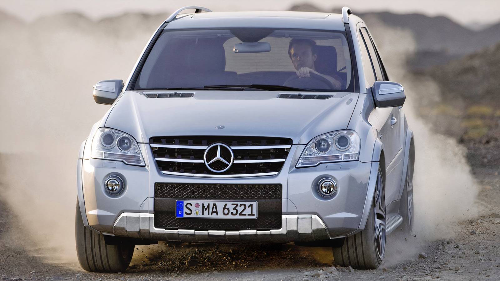 Мерцедес-Бенц ML63 AMG