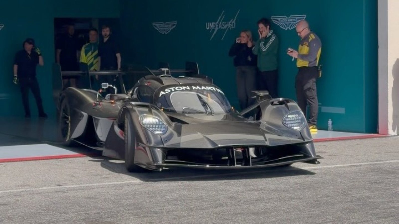 Астън Мартин Valkyrie LM