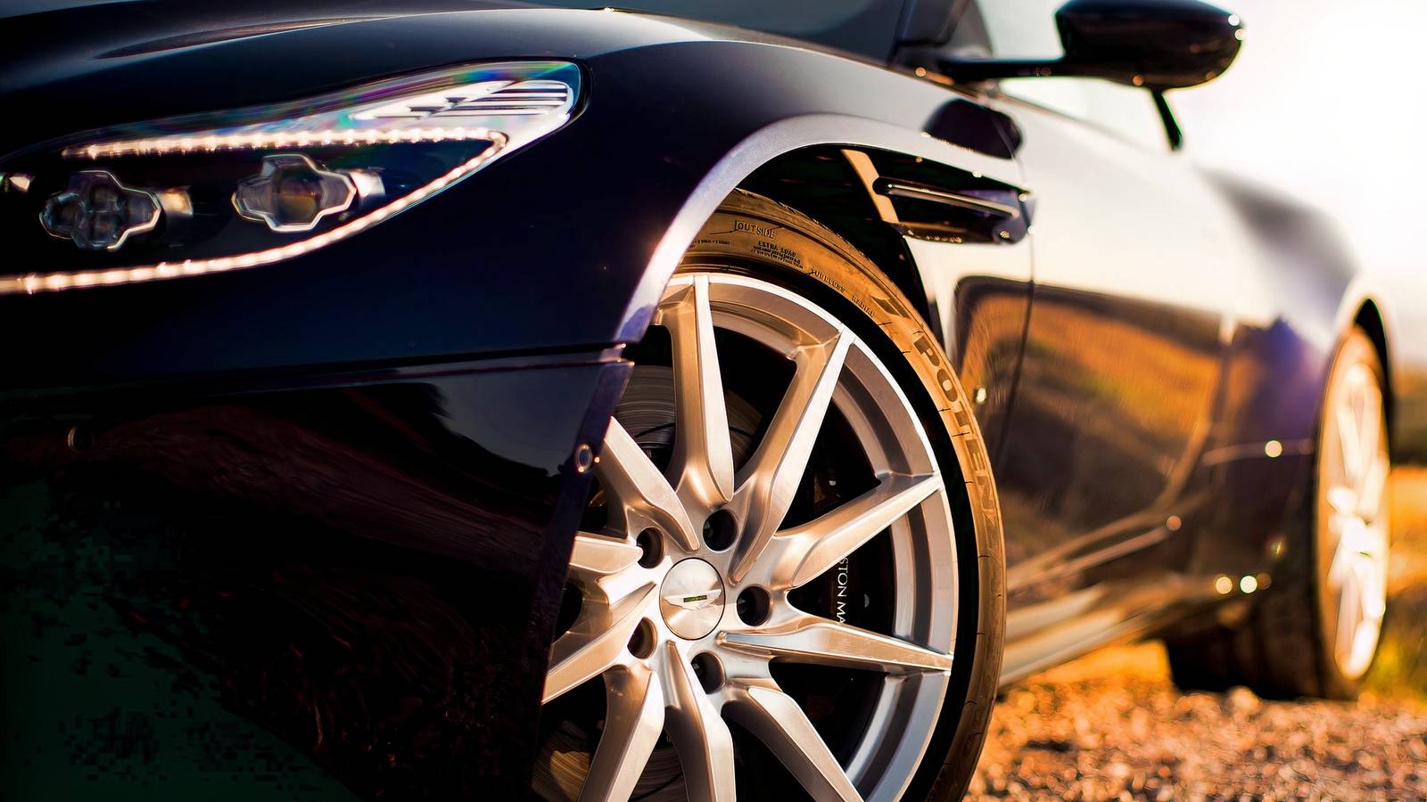Астън Мартин DB11