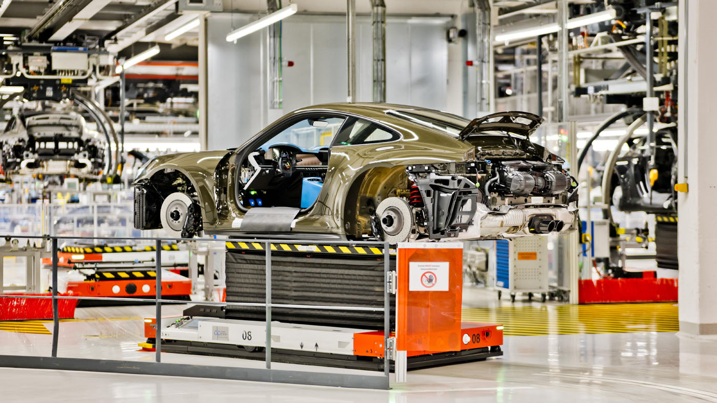 Порше 911 GT3 Бергспорт разкрива тайните на производството си
