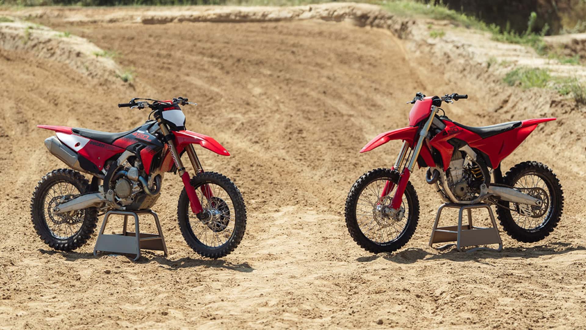 Ducati Desmo450 MX