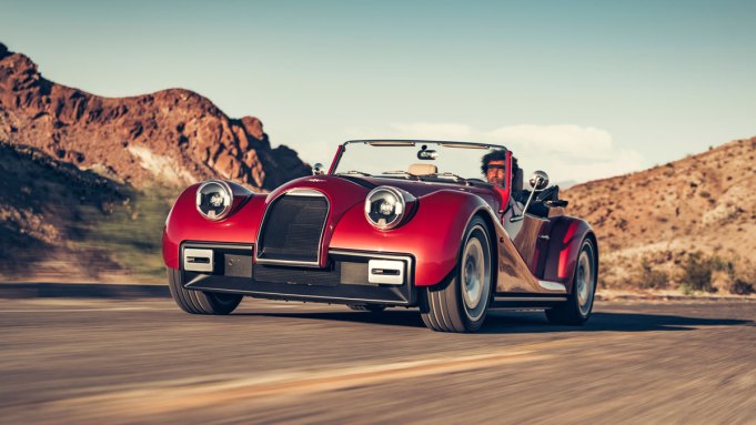 „Автомобил на годината 2027“