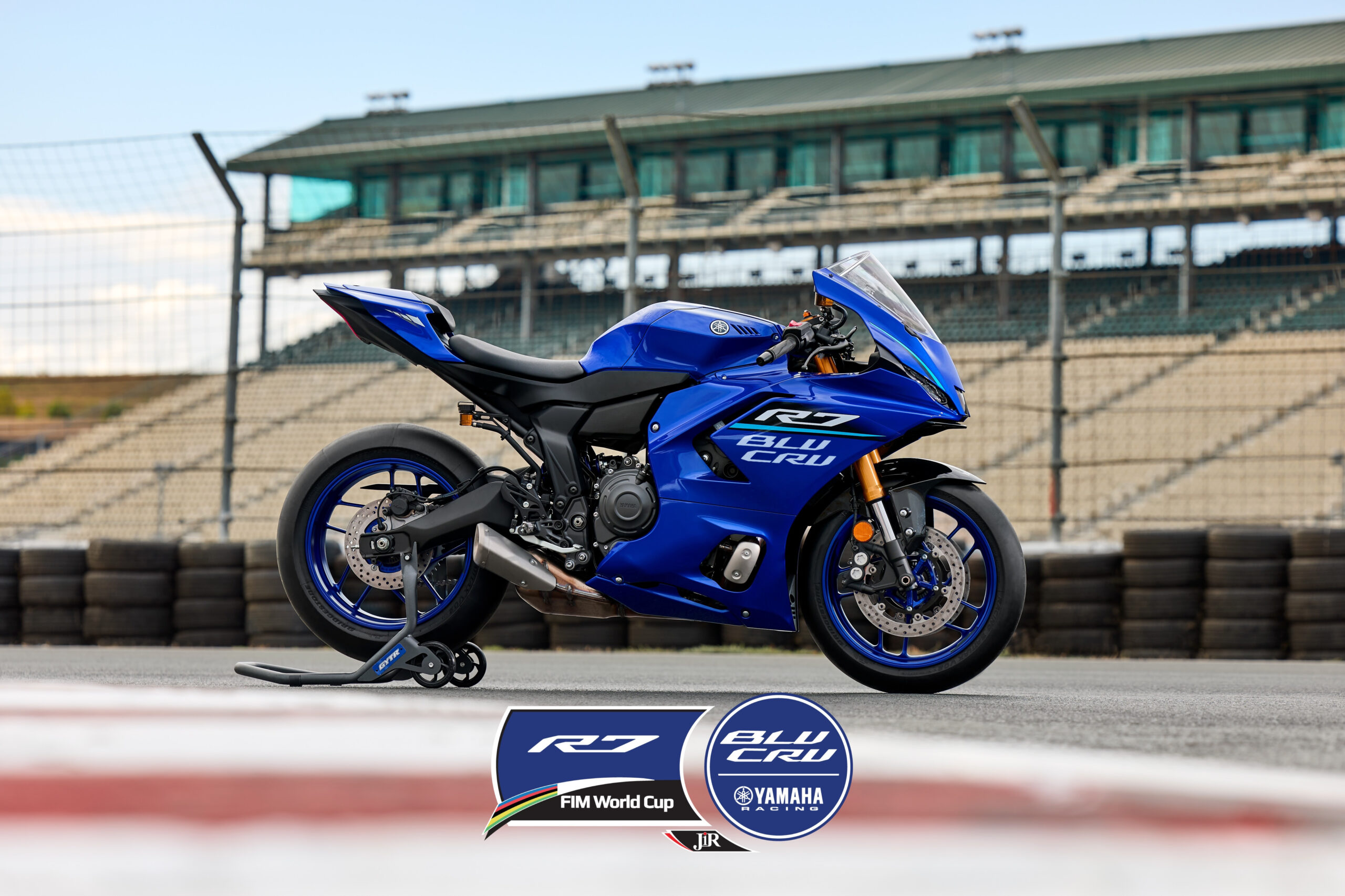 Yamaha R7
