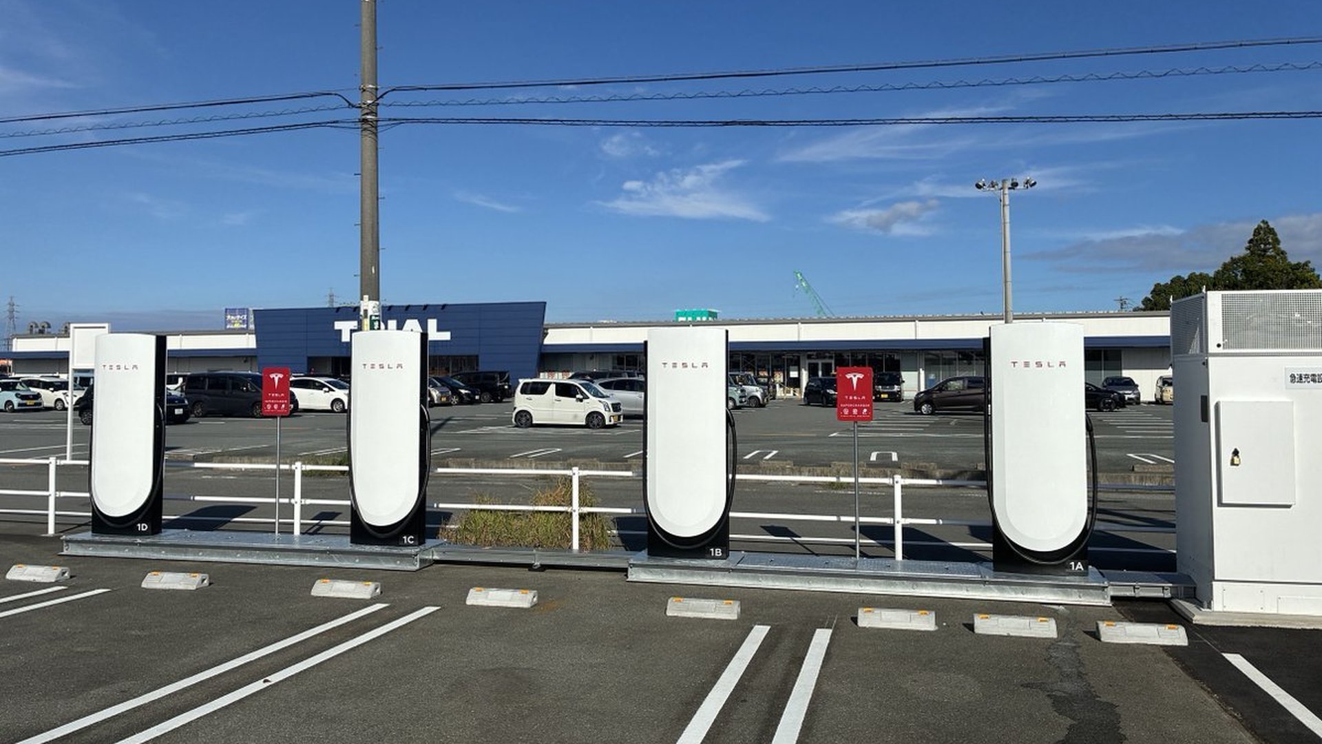 Tesla CHAdeMO адаптер